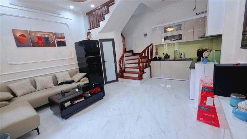 Bán nhà tam trinh  hbt, cạnh cầu mai động  32m2 lô góc 2 thoáng mới koong  8,35 tỷ. hiếm.