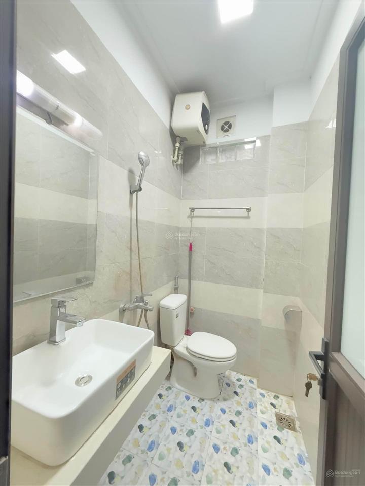 Bán nhà trương định  42m2 * 5 tầng  ngõ thông, an sinh đỉnh cao. giá 8.2 tỷ (có thương lượng)
