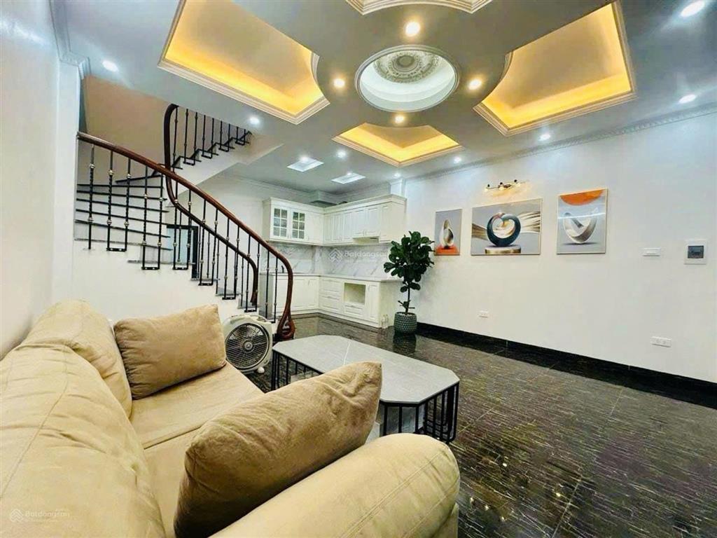 Bán nhà kim ngưu  hai bà trưng. 5 tầng ngõ thông kinh doanh  mặt tiền 4.8m, siêu đẹp, 9,8 tỷ.