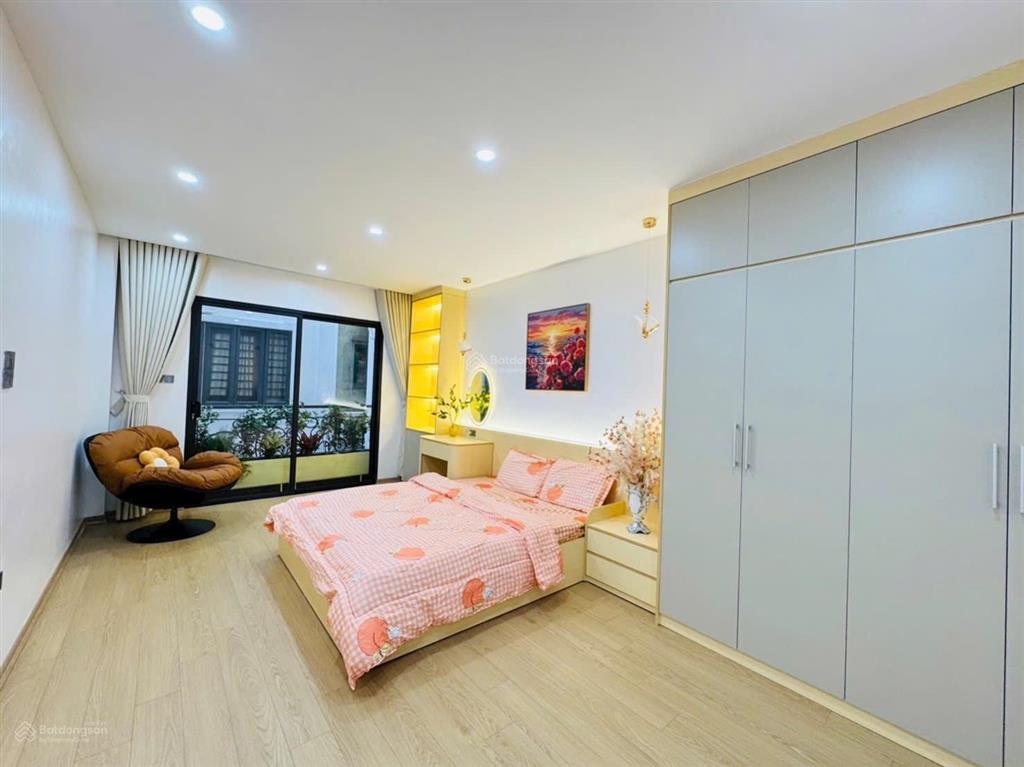 Bán nhà riêng 46m2, 5 tầng thang máy giá 14,6 tỷ tại tân mai, hoàng mai, 10m ra ô tô tránh,siêu đẹp