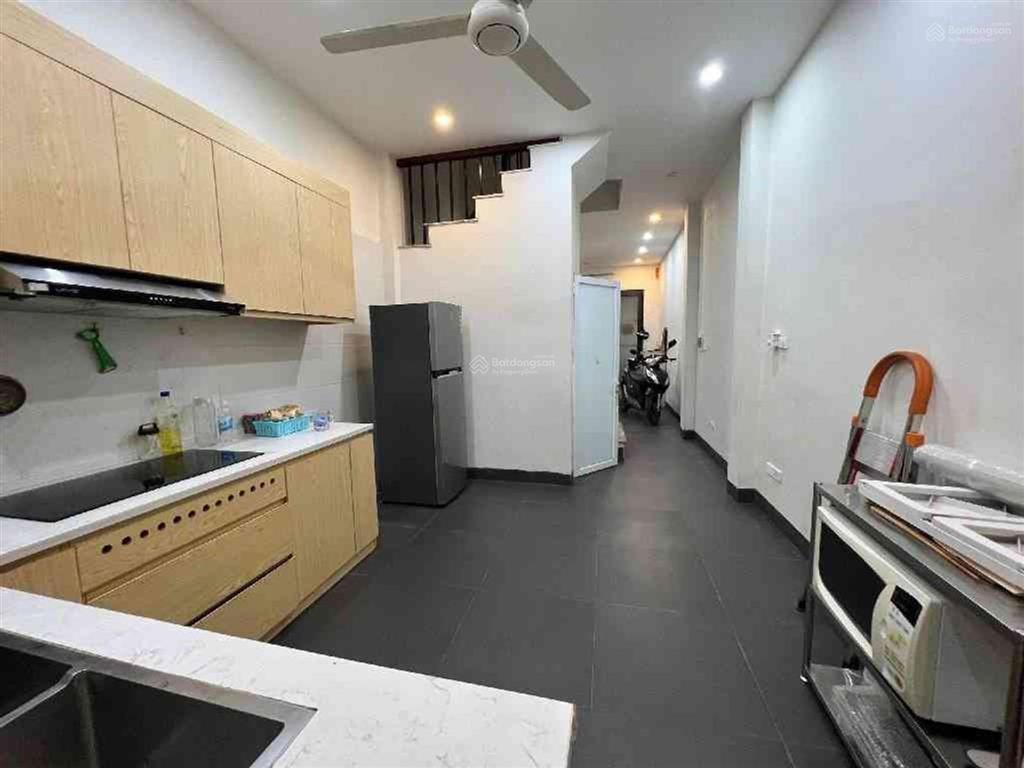 Bán nhà riêng tại yên lạc, hai bà trưng 40m². 20m ra ô tô tránh. phân lô siêu đẹp, giá 11.9 tỷ.