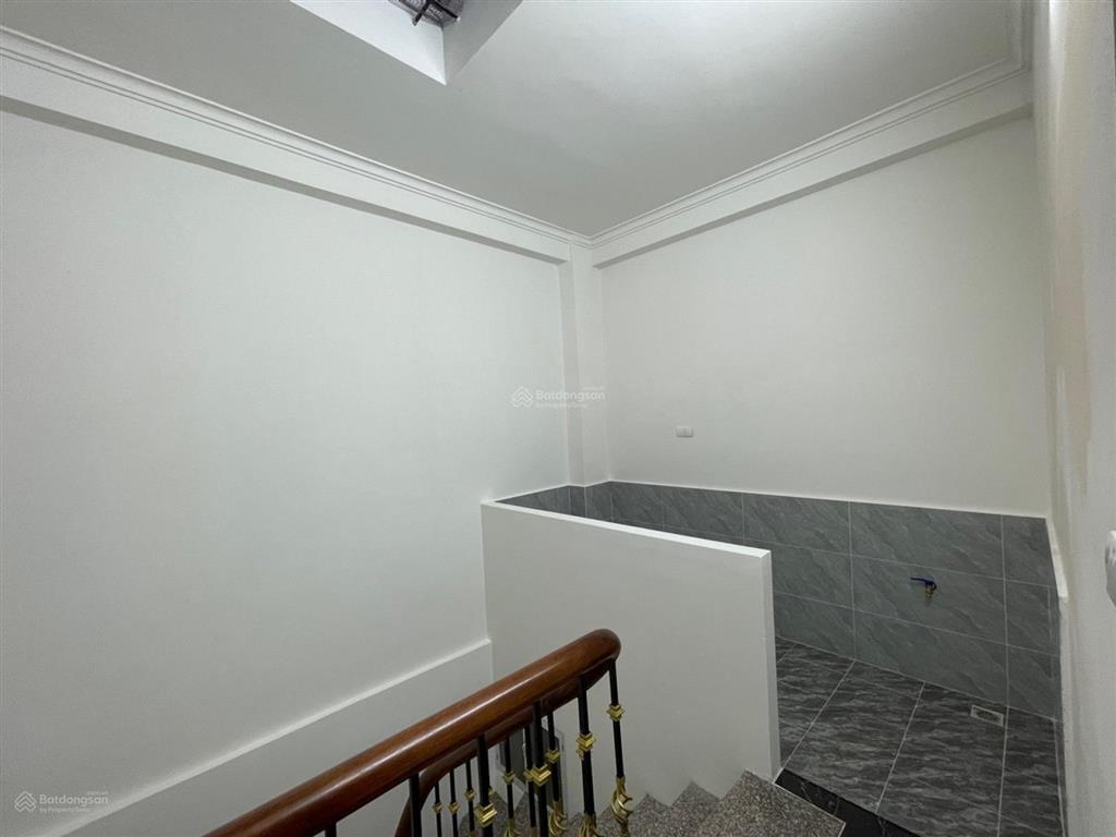 Bán nhà hoàng văn thụ  hoàng mai (gần hồ đền lừ) 34m2, 5 tầng, 7.95 tỷ, đẹp dân xây, 20m ra ô tô