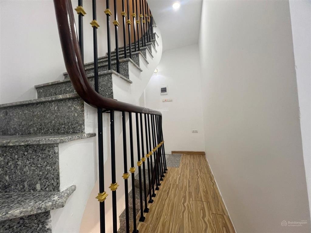 Bán nhà phố mạc thị bưởi, minh khai. 3,98 tỷ, 18m2, đẹp, sổ đỏ chính chủ, không quy hoạch.