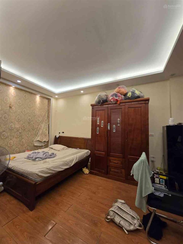 Bán nhà nam dư  lĩnh nam, 30m2 * 5 tầng giá 6 tỷ. 10m ra ô tô, ngõ thông, không quy hoạch
