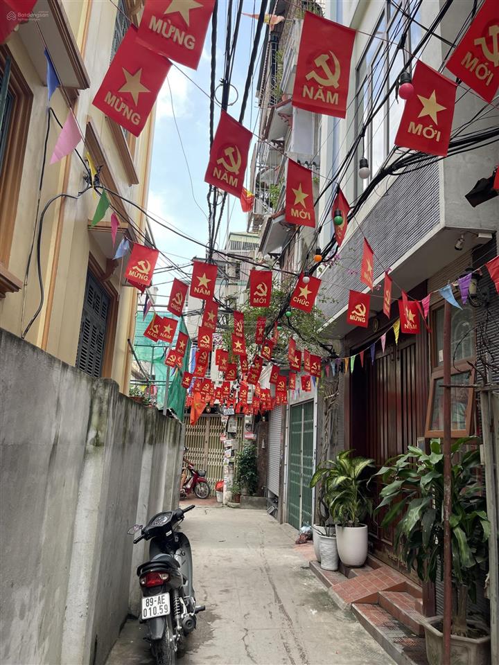 Bán nhà nam dư  lĩnh nam, 30m2 * 5 tầng giá 6 tỷ. 10m ra ô tô, ngõ thông, không quy hoạch