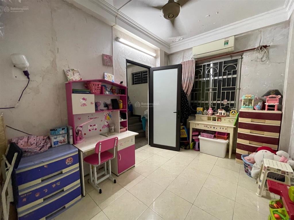 Bán nhà minh khai  hbt  dân xây khung cột, an sinh tiện lợi, không quy hoạch, giá 5.65 tỷ