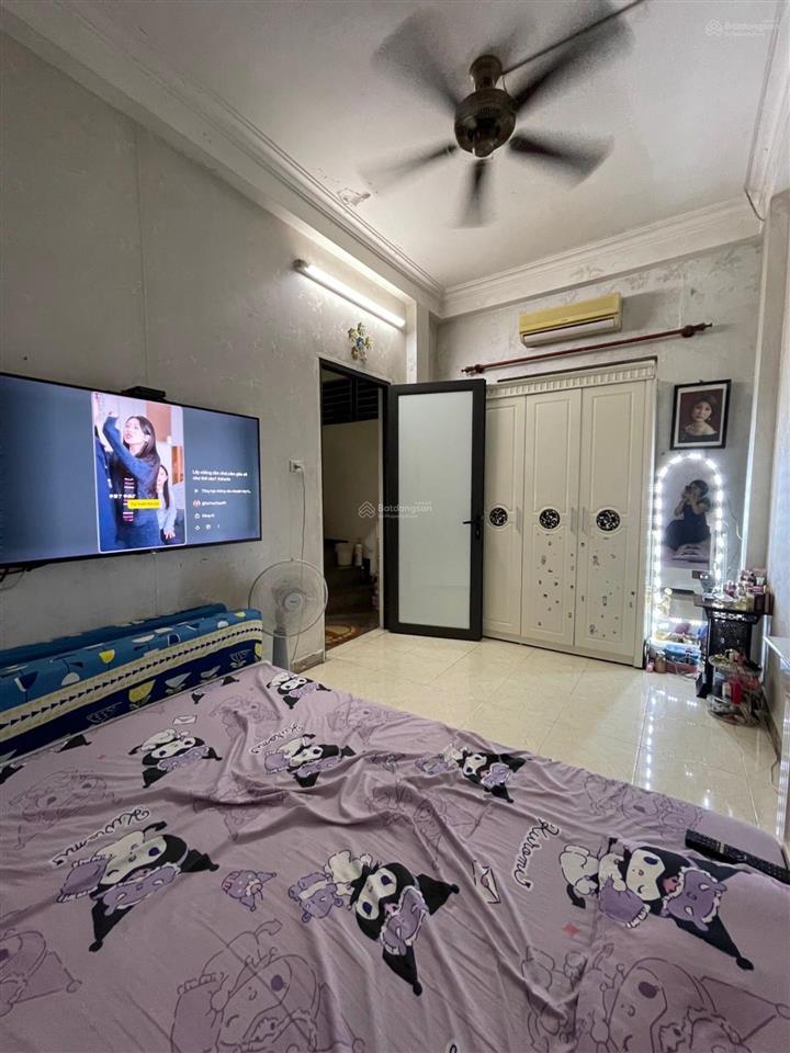 Bán nhà minh khai  hbt  dân xây khung cột, an sinh tiện lợi, không quy hoạch, giá 5.65 tỷ