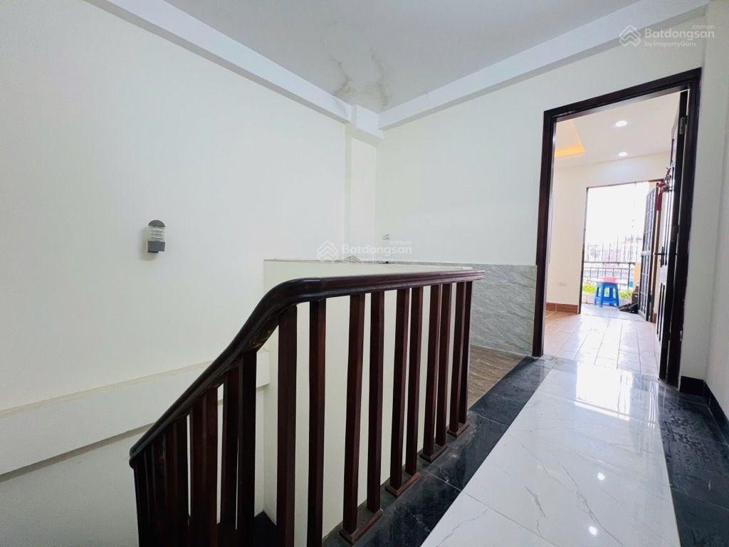 Bán nhà tại giáp nhị, trương định 33m2, 5 tầng, 9,8 tỷ ô tô đỗ cửa, 2 thoáng trước sau, siêu đẹp.