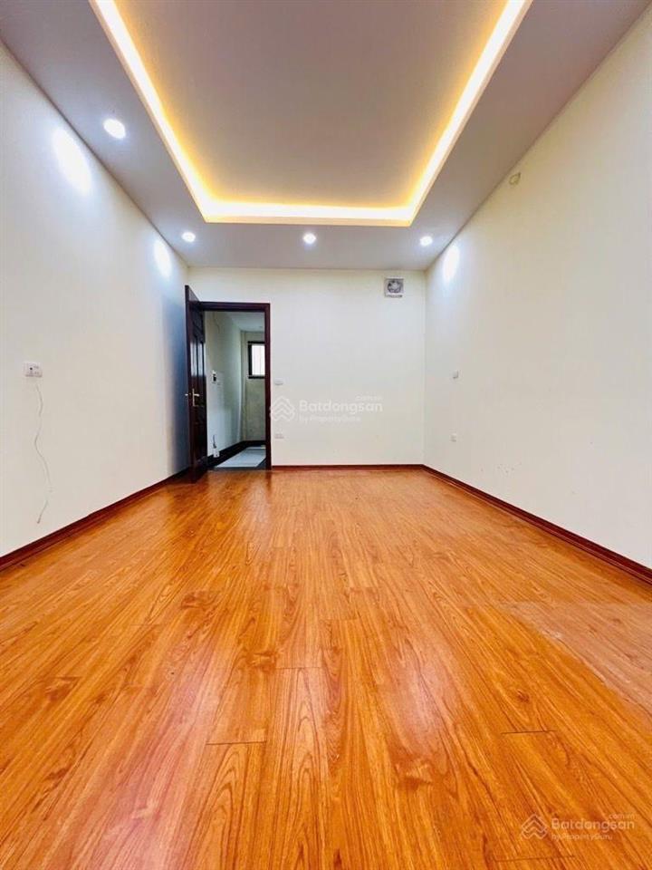 Bán nhà tại giáp nhị, trương định 33m2, 5 tầng, 9,8 tỷ ô tô đỗ cửa, 2 thoáng trước sau, siêu đẹp.