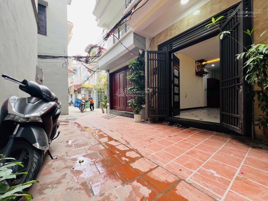 Bán nhà tại giáp nhị, trương định 33m2, 5 tầng, 9,8 tỷ ô tô đỗ cửa, 2 thoáng trước sau, siêu đẹp.