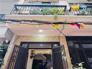 Bán nhà tại giáp nhị, trương định 33m2, 5 tầng, 9,8 tỷ ô tô đỗ cửa, 2 thoáng trước sau, siêu đẹp.