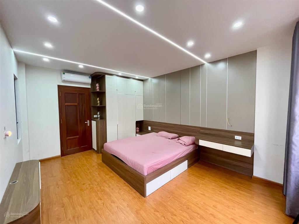 Bán nhà trương định  hoàng mai. 5 tầng, lô góc, ngõ thông kinh doanh, 4 chỗ đỗ cửa, giá 9,8 tỷ.