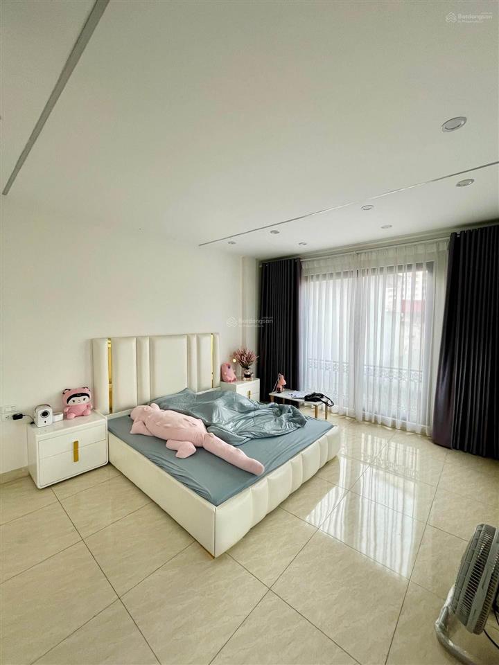 Bán nhà trương định  hoàng mai. 5 tầng, lô góc, ngõ thông kinh doanh, 4 chỗ đỗ cửa, giá 9,8 tỷ.