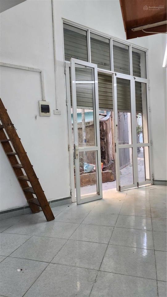 Bán nhà ngõ quỳnh  minh khai. 16m2*2 tầng, ngõ thông kinh doanh. giá 2,85 tỷ (sổ đỏ chính chủ)