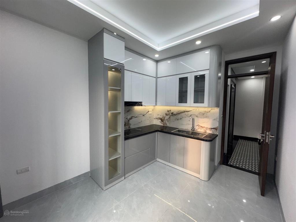Bán nhà tạ quang bửu, cạnh đại học bách khoa. 30m2, 5 tầng thang máy. 15m ra ô tô tránh giá 11,2 tỷ
