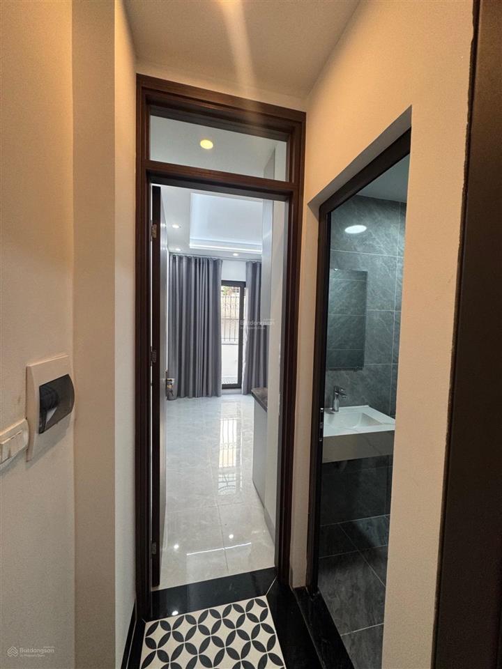Bán nhà tạ quang bửu, cạnh đại học bách khoa. 30m2, 5 tầng thang máy. 15m ra ô tô tránh giá 11,2 tỷ