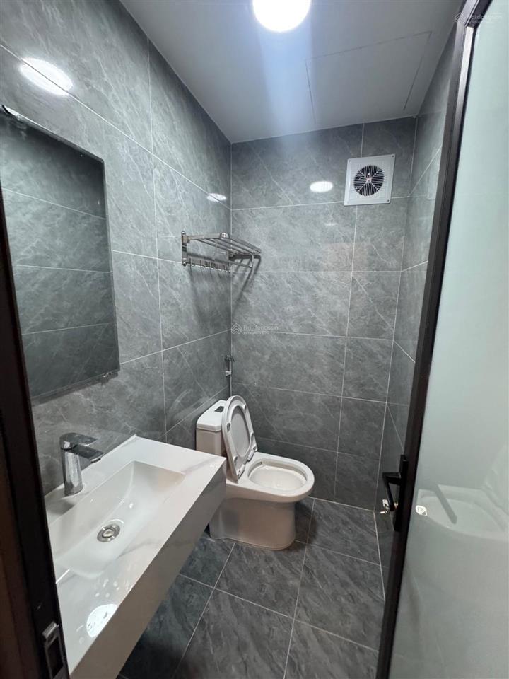 Bán nhà tạ quang bửu, cạnh đại học bách khoa. 30m2, 5 tầng thang máy. 15m ra ô tô tránh giá 11,2 tỷ