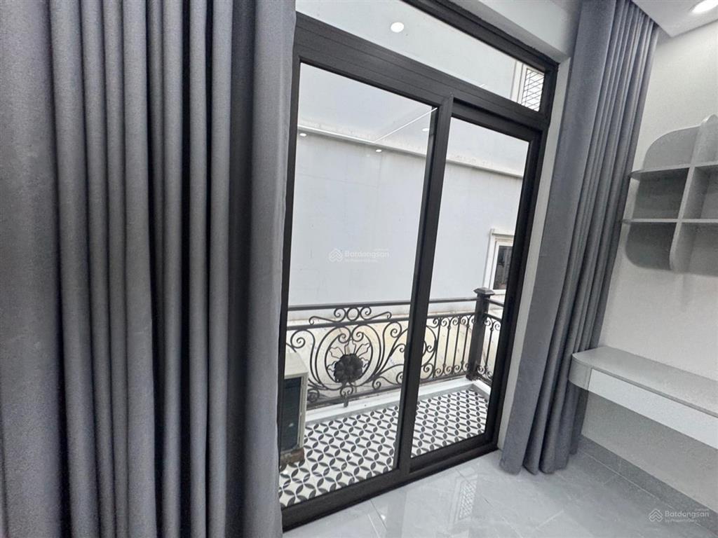 Bán nhà tạ quang bửu, cạnh đại học bách khoa. 30m2, 5 tầng thang máy. 15m ra ô tô tránh giá 11,2 tỷ