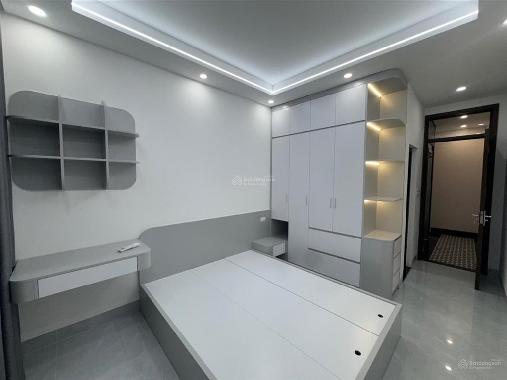 Bán nhà tạ quang bửu, cạnh đại học bách khoa. 30m2, 5 tầng thang máy. 15m ra ô tô tránh giá 11,2 tỷ