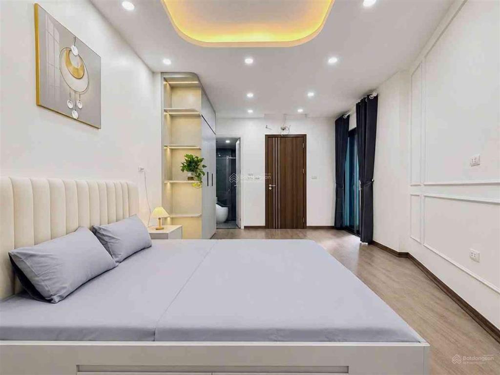 Bán nhà minh khai  hbt 40m2 *6 tầng thang máy, lô góc ngõ thông mới koong, giá 9,8 tỷ.