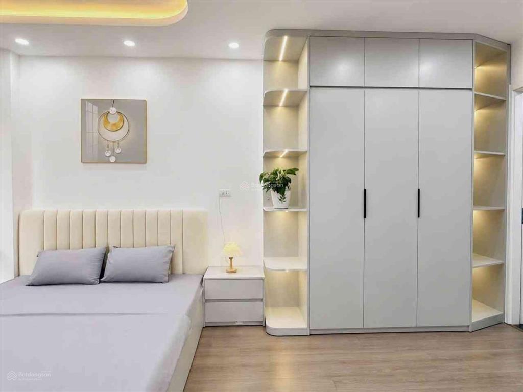 Bán nhà minh khai  hbt 40m2 *6 tầng thang máy, lô góc ngõ thông mới koong, giá 9,8 tỷ.