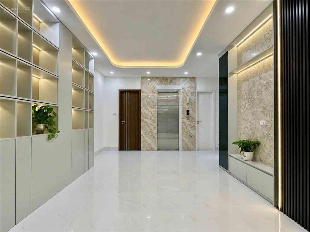 Bán nhà minh khai  hbt 40m2 *6 tầng thang máy, lô góc ngõ thông mới koong, giá 9,8 tỷ.