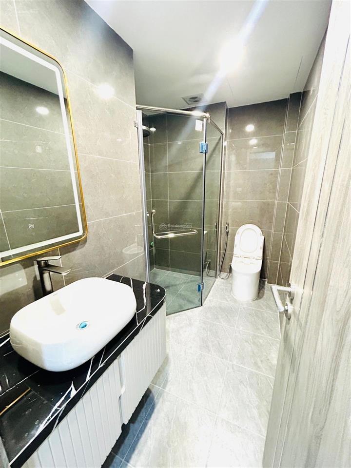 Bán nhà nguyễn chính, tân mai, 50m2, 6 tầng thang máy. mới koong, 10m ra ô tô tránh. giá 13.8 tỷ.