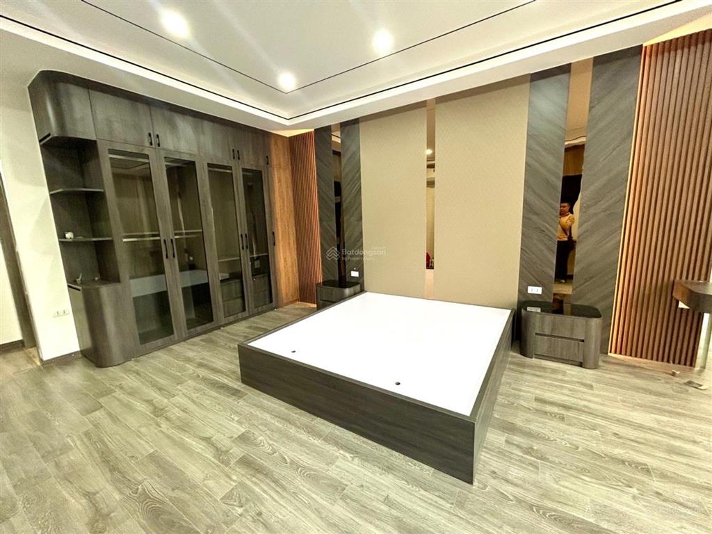 Bán nhà nguyễn chính, tân mai, 50m2, 6 tầng thang máy. mới koong, 10m ra ô tô tránh. giá 13.8 tỷ.