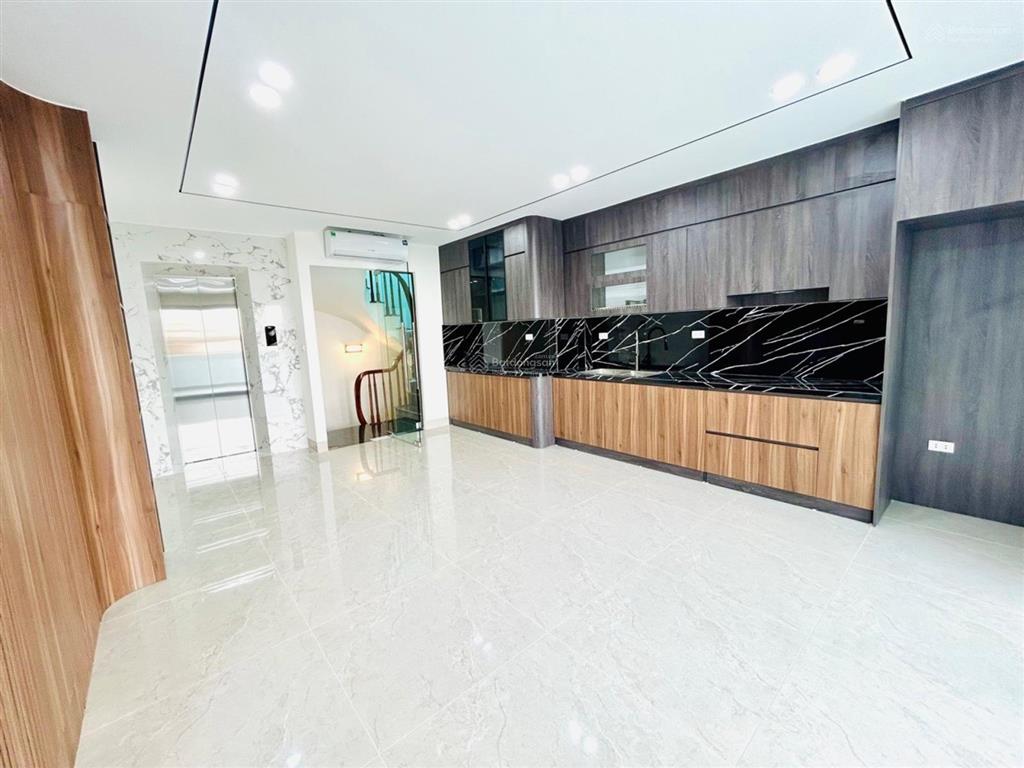 Bán nhà nguyễn chính, tân mai, 50m2, 6 tầng thang máy. mới koong, 10m ra ô tô tránh. giá 13.8 tỷ.
