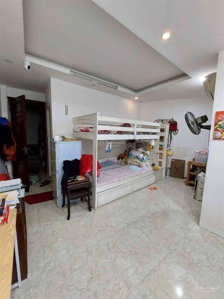 Bán nhà trần khát chân, hai bà trưng. 30m2 * 5 tầng giá 5.85 tỷ. an sinh tốt, không quy hoạch