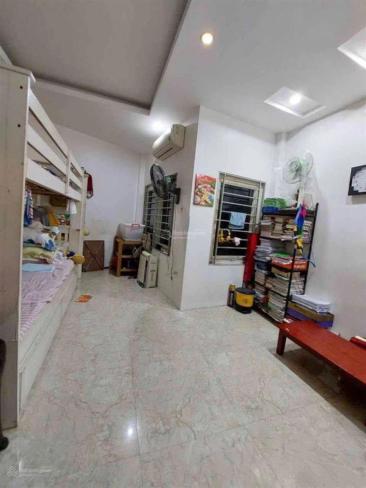 Bán nhà trần khát chân, hai bà trưng. 30m2 * 5 tầng giá 5.85 tỷ. an sinh tốt, không quy hoạch