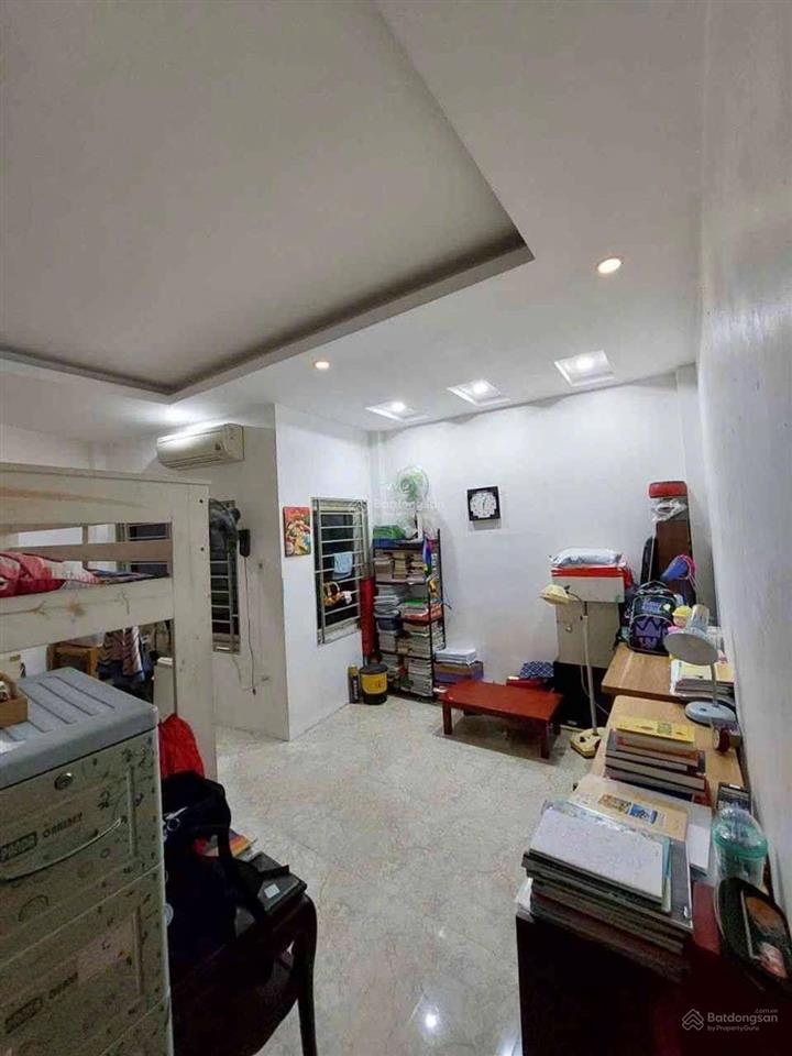 Bán nhà trần khát chân, hai bà trưng. 30m2 * 5 tầng giá 5.85 tỷ. an sinh tốt, không quy hoạch