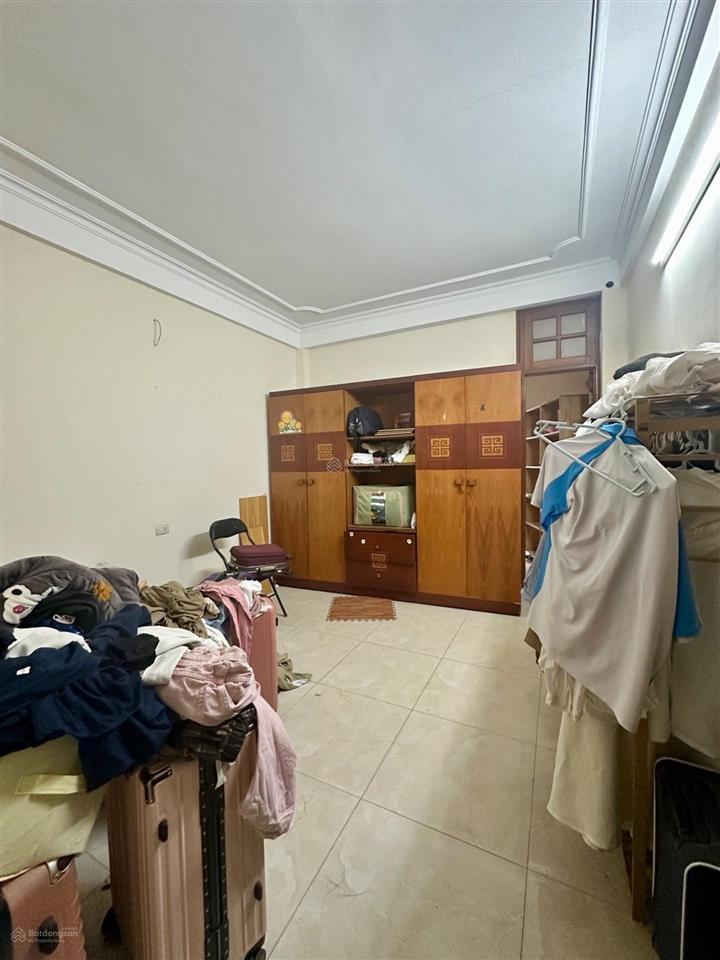 Bán nhà phố hoàng mai  mai động. 48m2 giá 12.5 tỷ. ngõ rộng ô tô vào nhà, dân xây chắc chắn