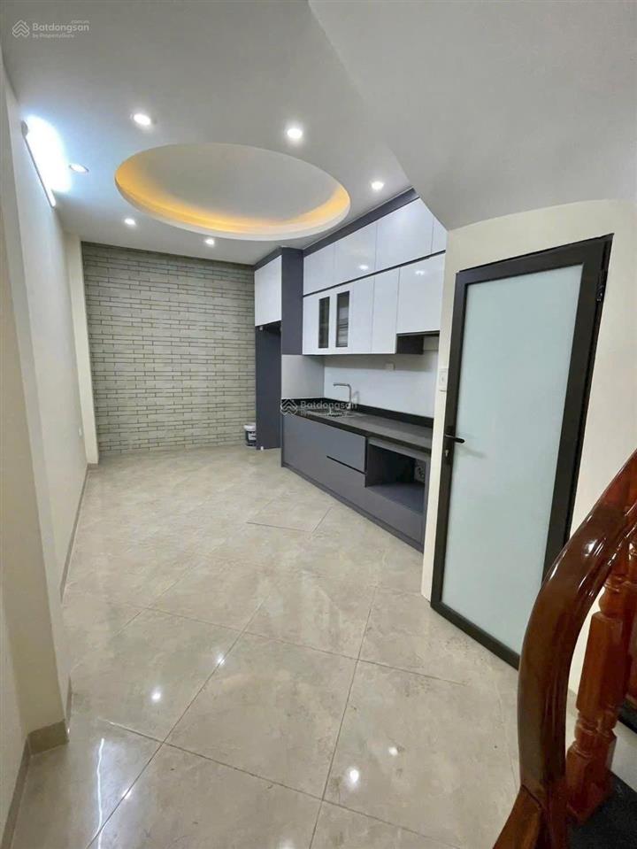 Bán nhà kim ngưu  hai bà trưng 42m2 * 5 tầng siêu đẹp, an sinh đỉnh cao, giá 8,8 tỷ ko quy hoạch.