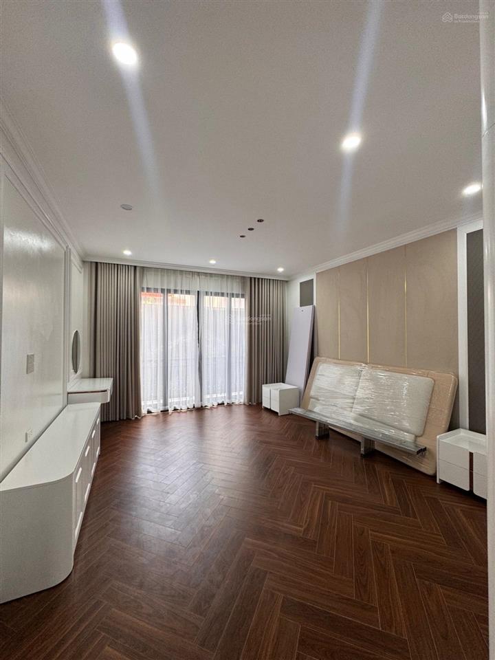 Bán nhà kim ngưu, hbt, 48m2 * 7 tầng thang máy, ngõ thông rộng, mới koong, giá 16 tỷ.