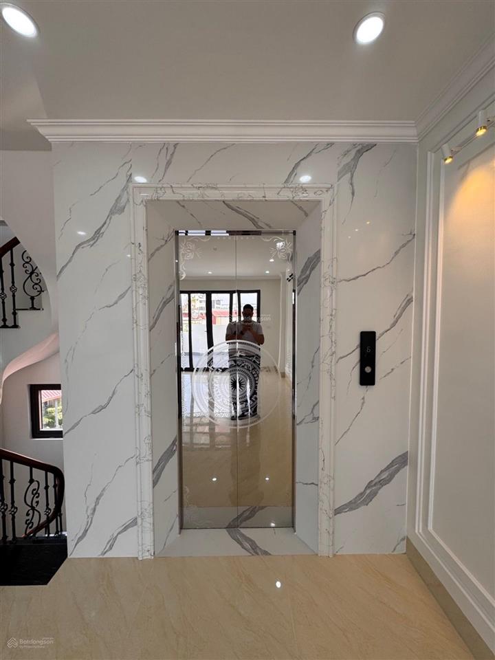 Bán nhà kim ngưu, hbt, 48m2 * 7 tầng thang máy, ngõ thông rộng, mới koong, giá 16 tỷ.