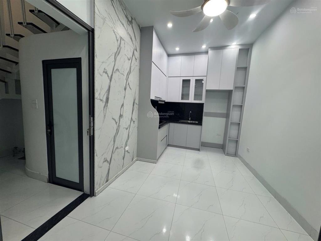 Bán nhà tại hương viên, thọ lão  hbt. 21m2*4 tầng, 10m ra hồ, an sinh đỉnh cao, giá 3,1 tỷ.
