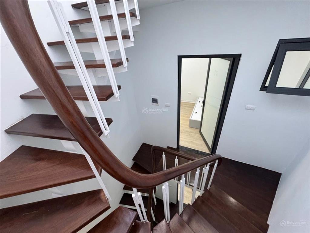 Bán nhà tại hương viên, thọ lão  hbt. 21m2*4 tầng, 10m ra hồ, an sinh đỉnh cao, giá 3,1 tỷ.