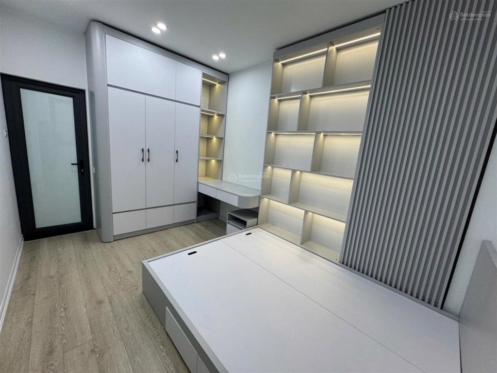 Bán nhà tại hương viên, thọ lão  hbt. 21m2*4 tầng, 10m ra hồ, an sinh đỉnh cao, giá 3,1 tỷ.