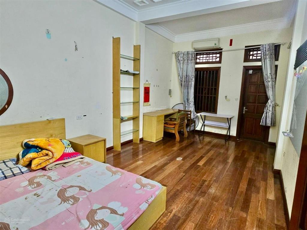 Bán nhà mai động  hoàng mai, 50m2 * 4 tầng. giá 12 tỷ. dân xây, ô tô vào nhà, an sinh tốt.
