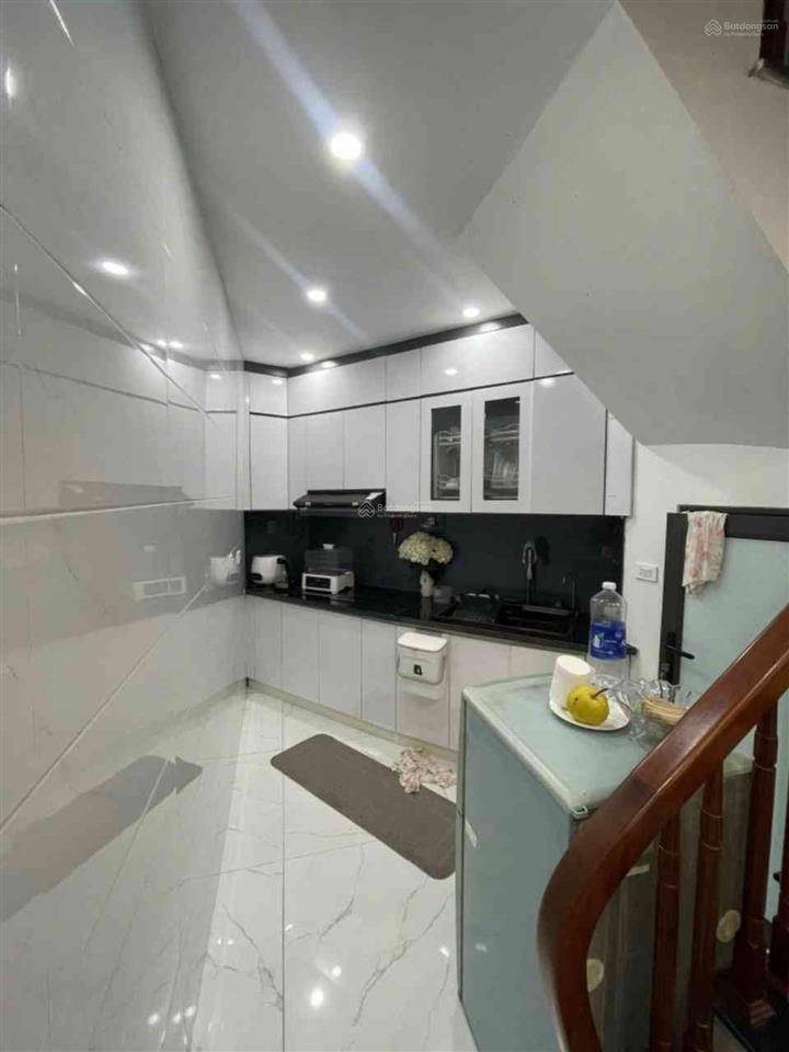 Bán nhà riêng đền lừ  hoàng mai . 24m2 , 5 tầng , giá 5.5 tỷ , không quy hoạch, cạnh hồ đền lừ.