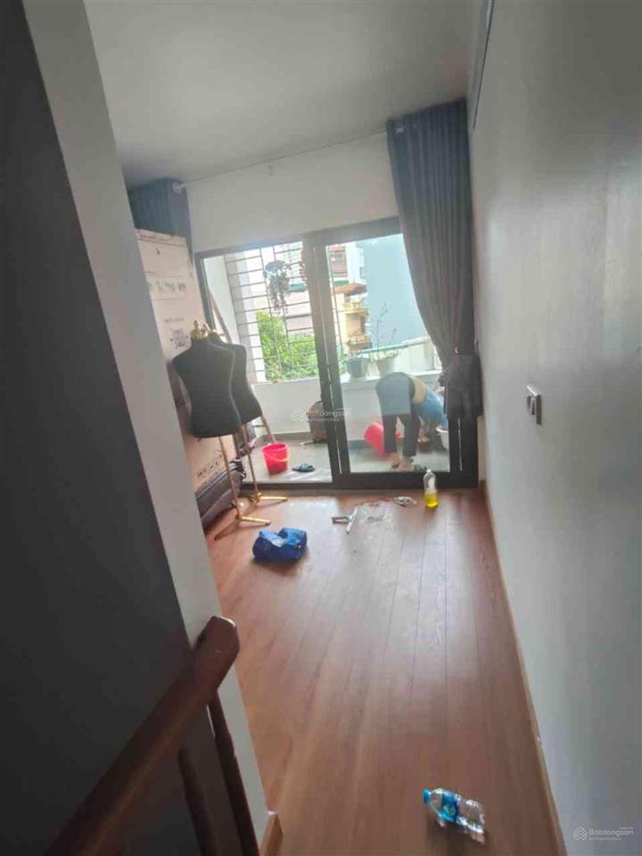 Bán nhà riêng đền lừ  hoàng mai . 24m2 , 5 tầng , giá 5.5 tỷ , không quy hoạch, cạnh hồ đền lừ.