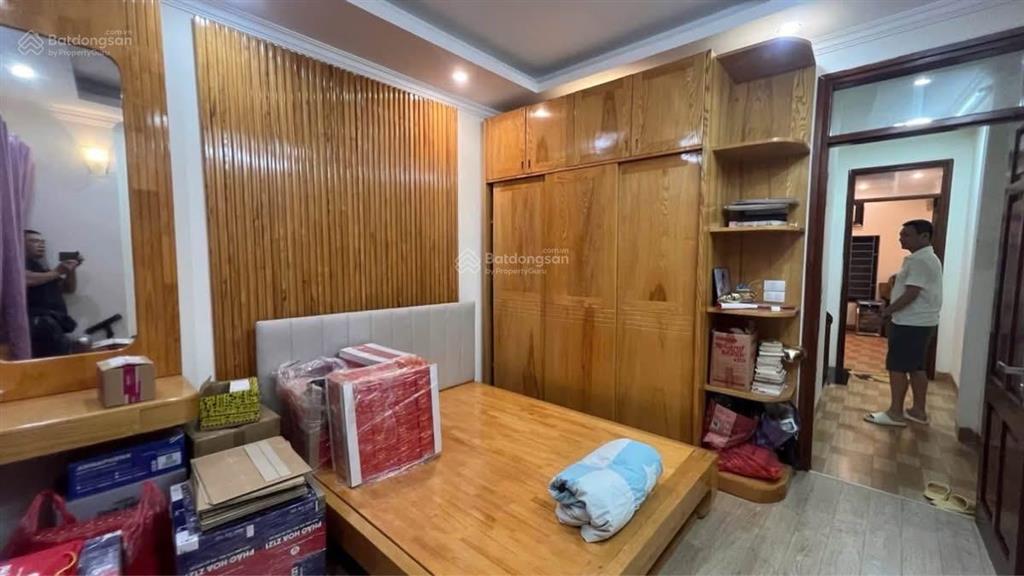 Bán nhà minh khai  hbt  43m2, 5 tầng lô góc, giá 9 tỷ, gần phố ngõ rộng, sổ nở hậu.