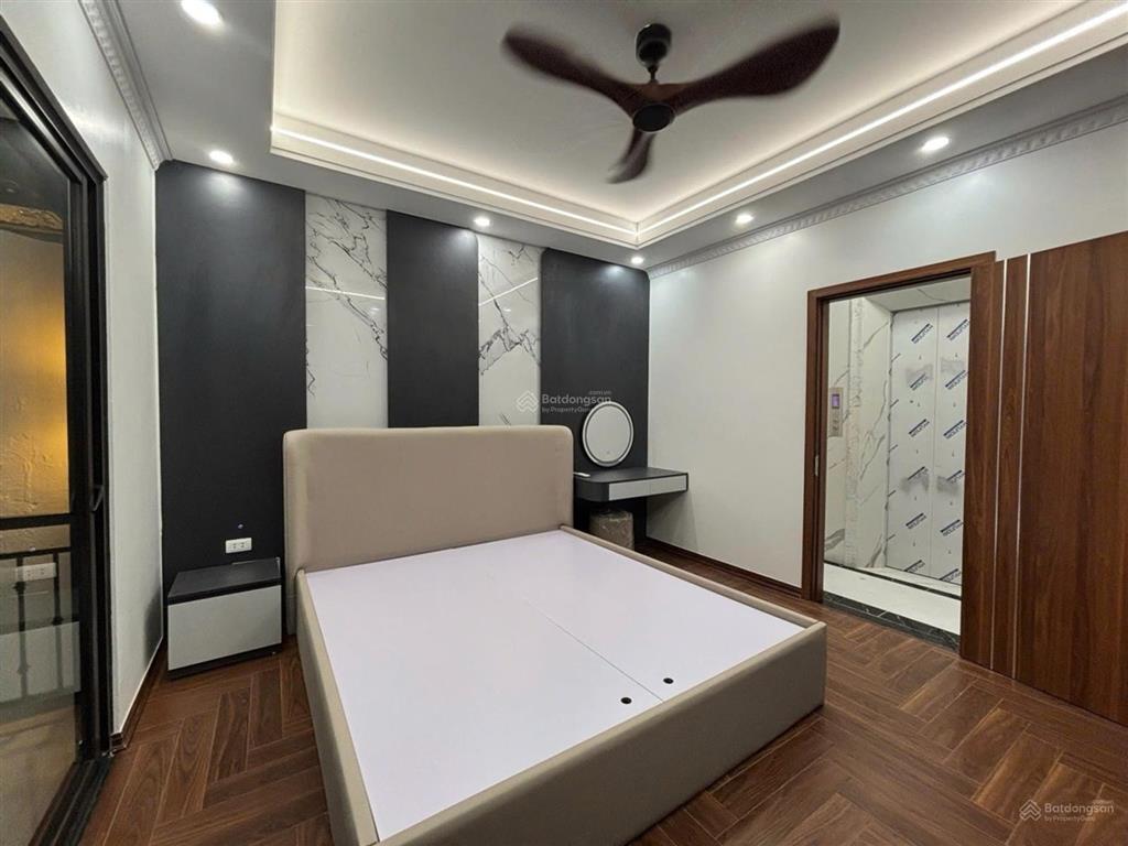 Bán nhà tam trinh  cạnh cầu mai động  32m2  5 tầng thang máy, giá 8.9 tỷ mới koong .
