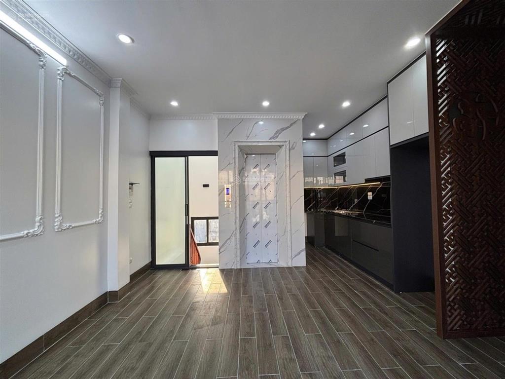 Bán nhà tam trinh  cạnh cầu mai động  32m2  5 tầng thang máy, giá 8.9 tỷ mới koong .