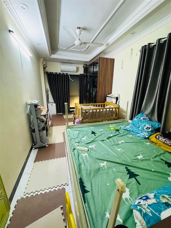 Bán nhà tân mai  hoàng mai  cạnh k35  28m2  4 tầng lô góc. giá 6.5 tỷ, vị trí đẹp  ngõ thông.