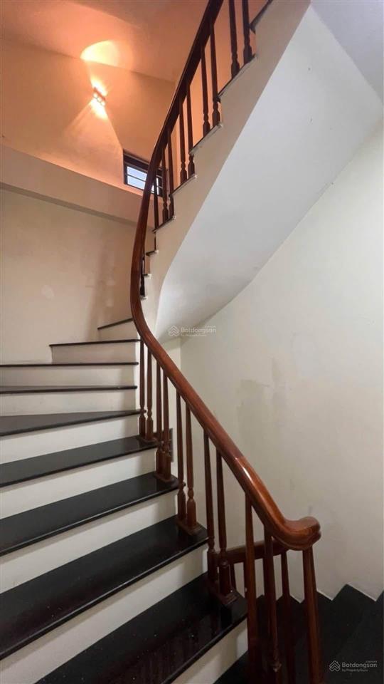 Bán nhà minh khai  hbt  43m2, 5 tầng lô góc, giá 9 tỷ, gần phố ngõ rộng, sổ nở hậu.