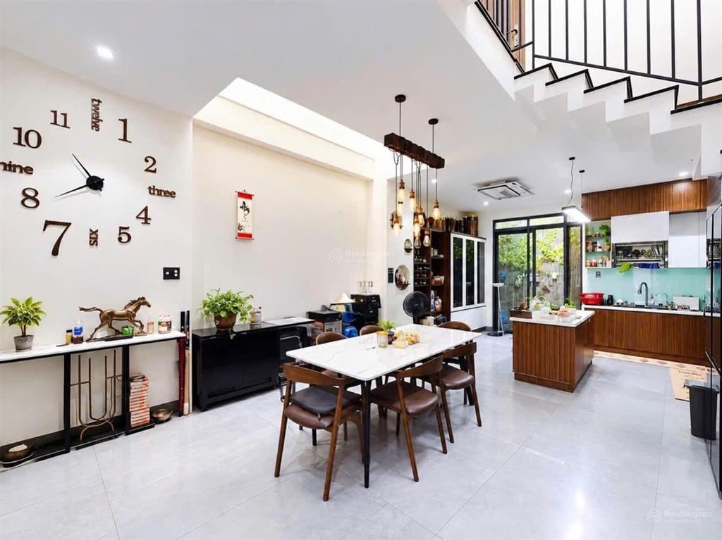 Bán nr 4pn, 4wc, 60m2 tại bình thuận, q7, tp. hcm, giá 8 tỷ vnd hot!