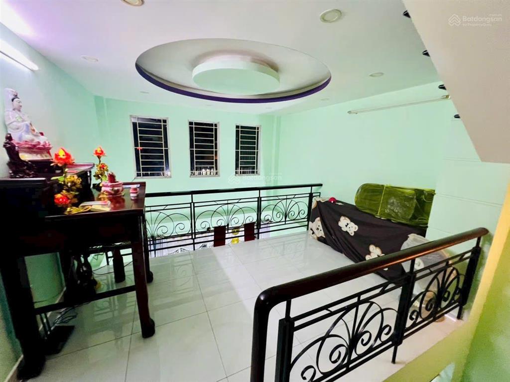 Bán nr 4pn, 4wc, 70m2 tại phú thuận, q7, 7,9 tỷ, giá ưu đãi bao đẹp