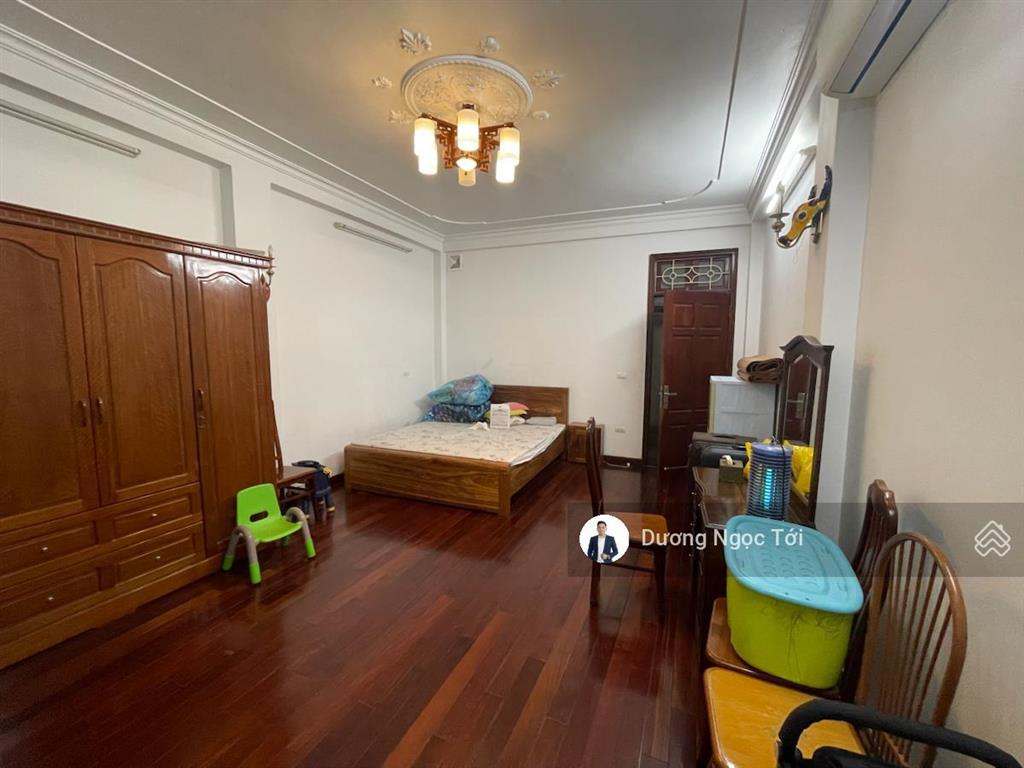 Bán nhà phố trung kính,65m2,4 tầng,5 ngủ,giá 14,x tỷ, ôtô vào, khu vực kinh doanh, mở văn phòng vip